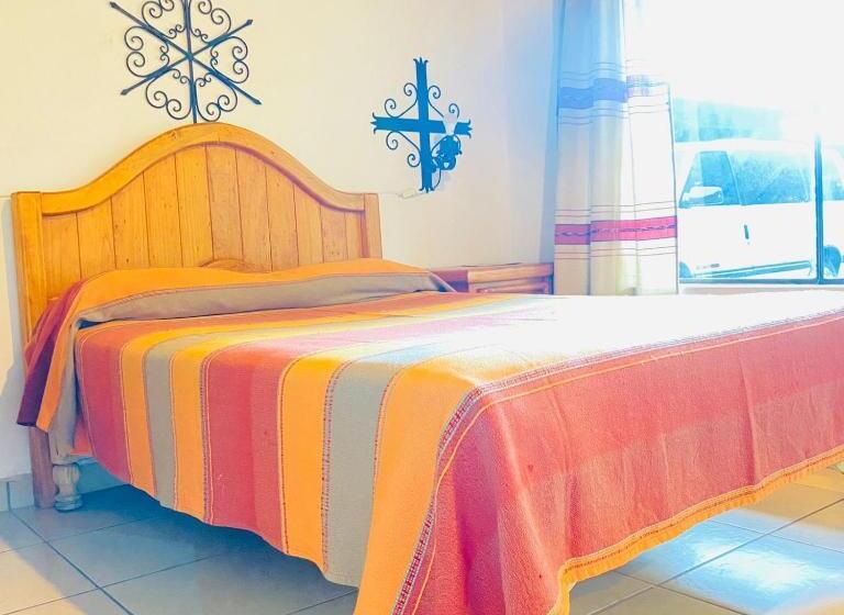 غرفة إقتصادية, Pie De La Sierra