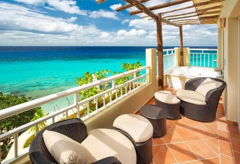 سوییت با چشم‌انداز استخر, Playa Azul Cozumel