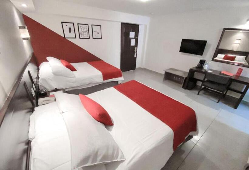 带2个双人床的标准工作室, Ramada Plaza By Wyndham Leon