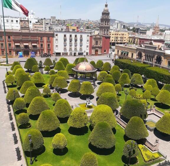 豪华套房, Ramada Plaza By Wyndham Leon