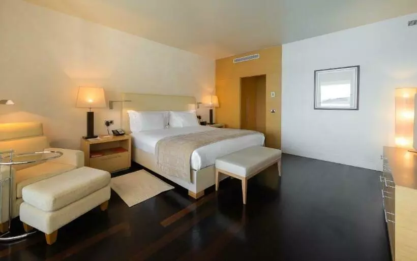 سوییت دوبلکس, Monte Carlo Bay Hotel & Resort