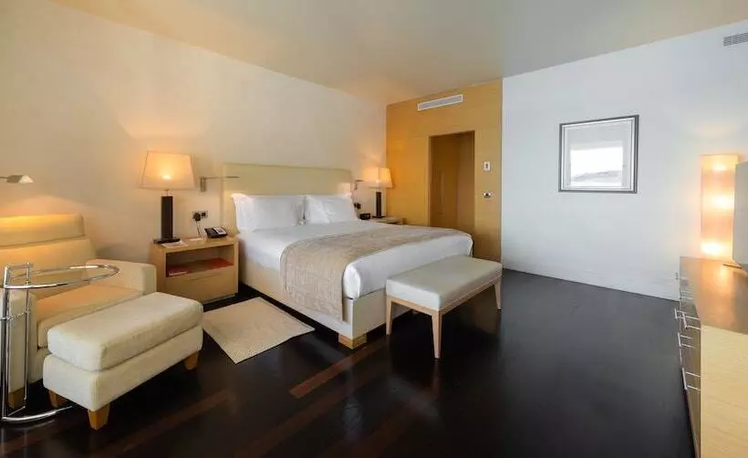 سوییت دوبلکس, Monte Carlo Bay Hotel & Resort