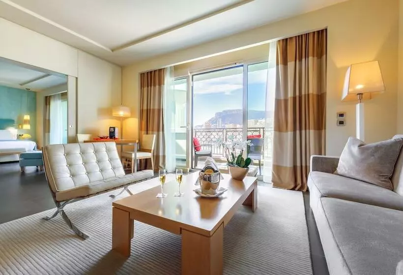 سوییت با چشم‌انداز دریا, Monte Carlo Bay Hotel & Resort