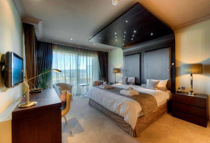 سوئیت پریمیوم, Radisson Blu Resort & Spa, Malta Golden Sands