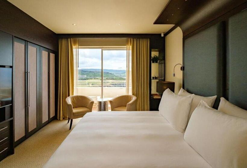 سوئیت پریمیوم با چشم‌انداز دریا, Radisson Blu Resort & Spa, Malta Golden Sands