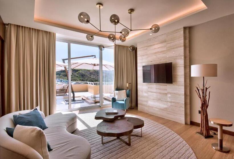 2 Bedrooms Suite Sea View, Radisson Blu Resort & Spa, Malta Golden Sands