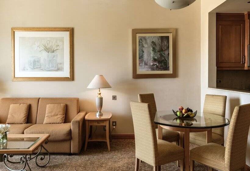 سوییت با چشم‌انداز دریا, Radisson Blu Resort & Spa, Malta Golden Sands