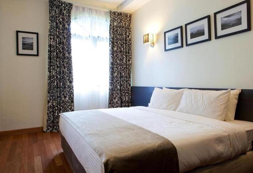 جناح ديلوكس, Strawberry Park Resort