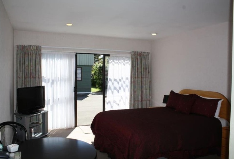 スタンダードスタジオ, 193 Aorangi Manor Motel