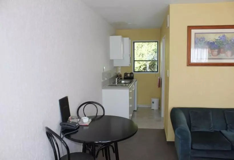 استودیوی استاندارد, 193 Aorangi Manor Motel