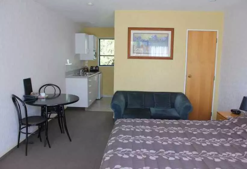 استودیوی استاندارد, 193 Aorangi Manor Motel