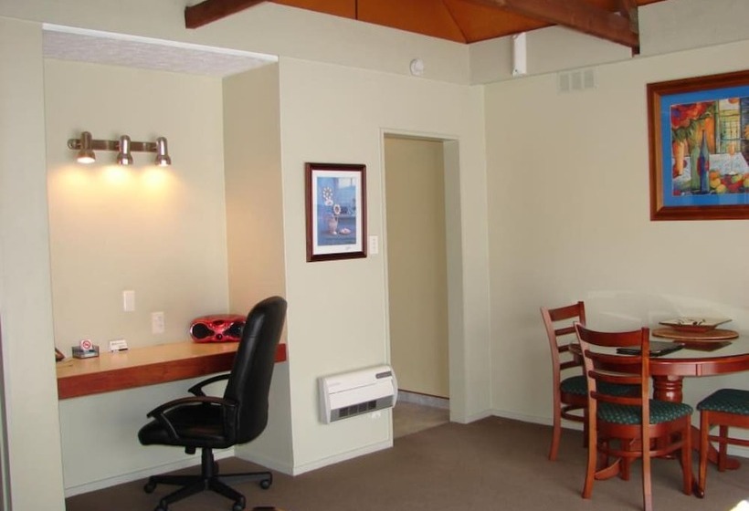 一ベッドルームエクゼクティブアパートメント, 193 Aorangi Manor Motel