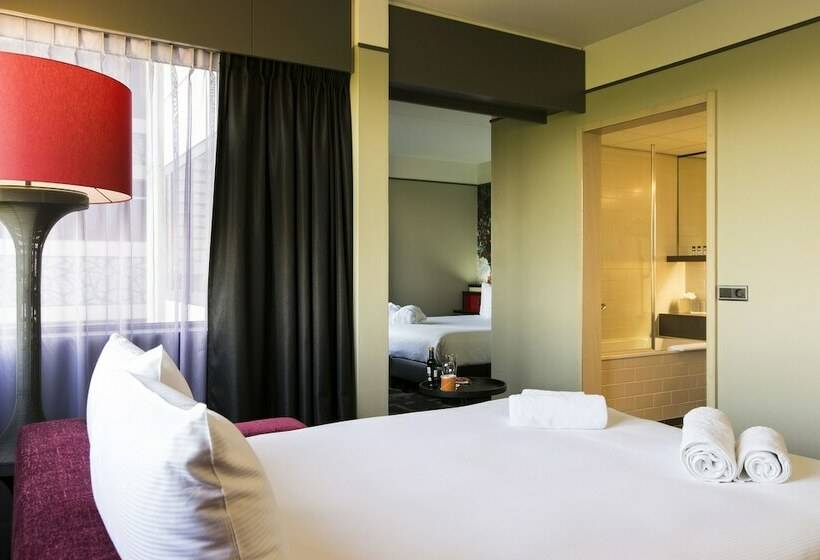 جناح جونيور, Babylon Hotel Den Haag