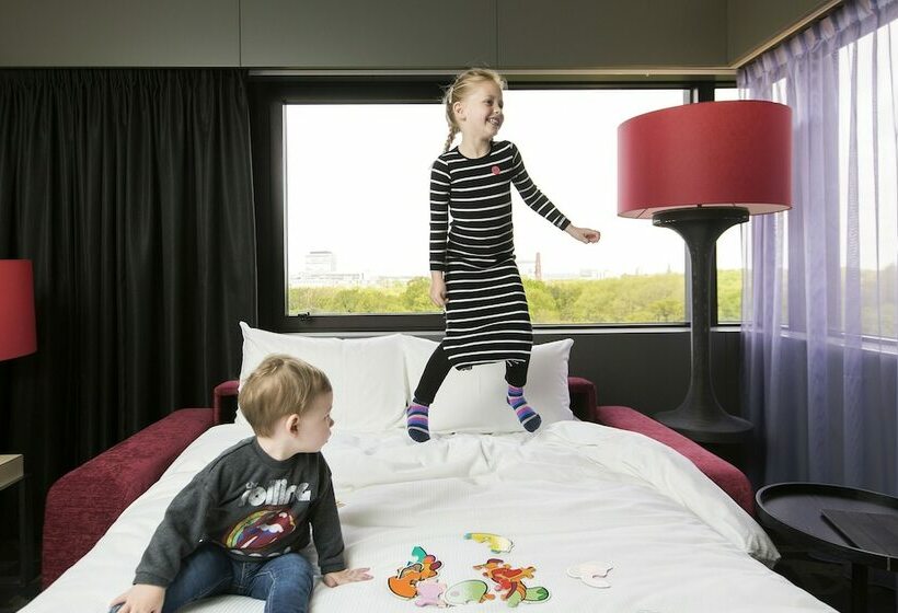 جناح جونيور, Babylon Hotel Den Haag