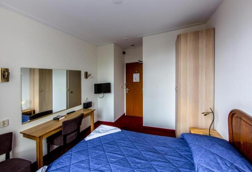 基本间, Amsterdam Wiechmann