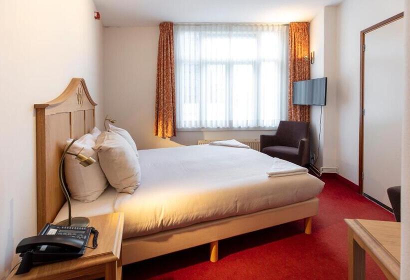 基本间, Amsterdam Wiechmann