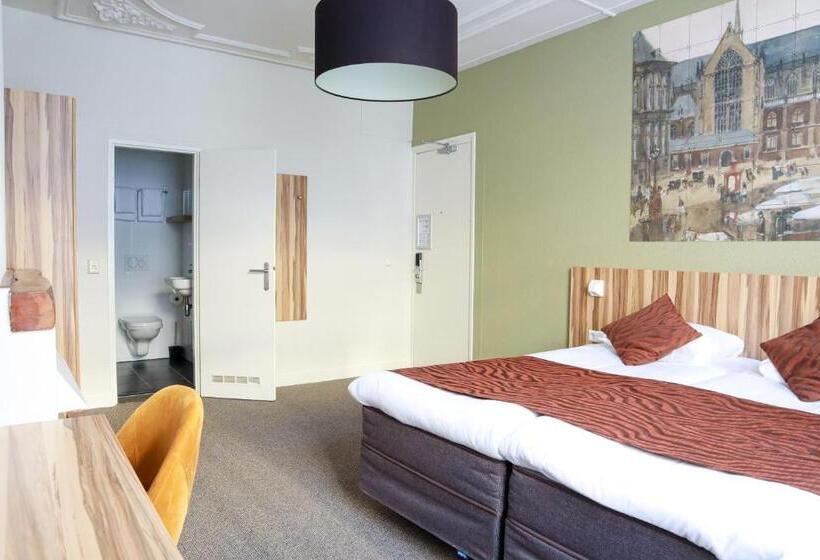 اتاق راحتی, Asterisk, A Family Run