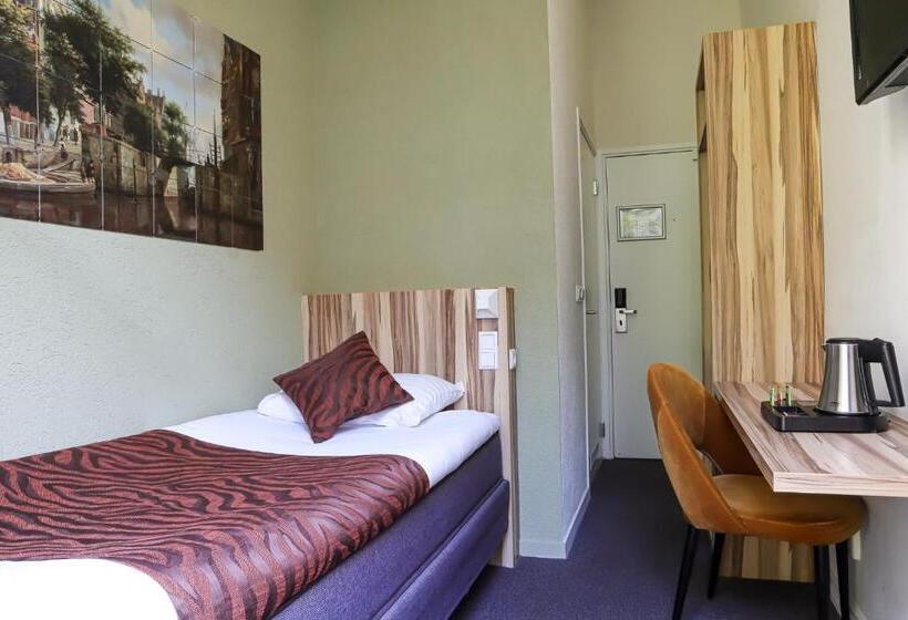 اتاق عادی یک تخته, Asterisk, A Family Run