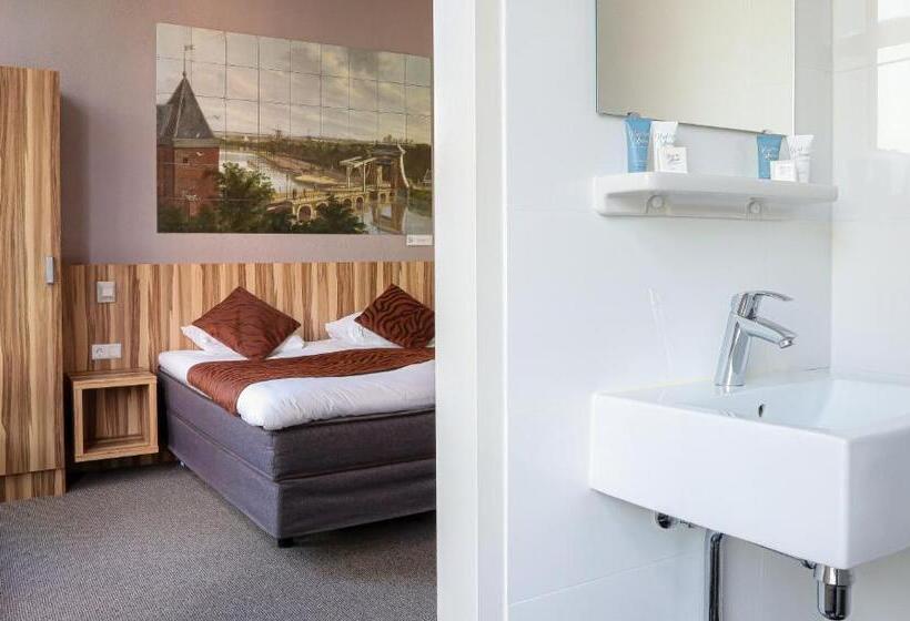 اتاق استاندارد, Asterisk, A Family Run