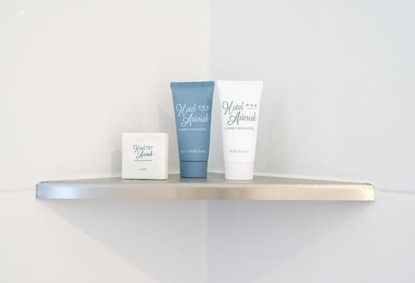 اتاق اکونومی یک تخته, Asterisk, A Family Run