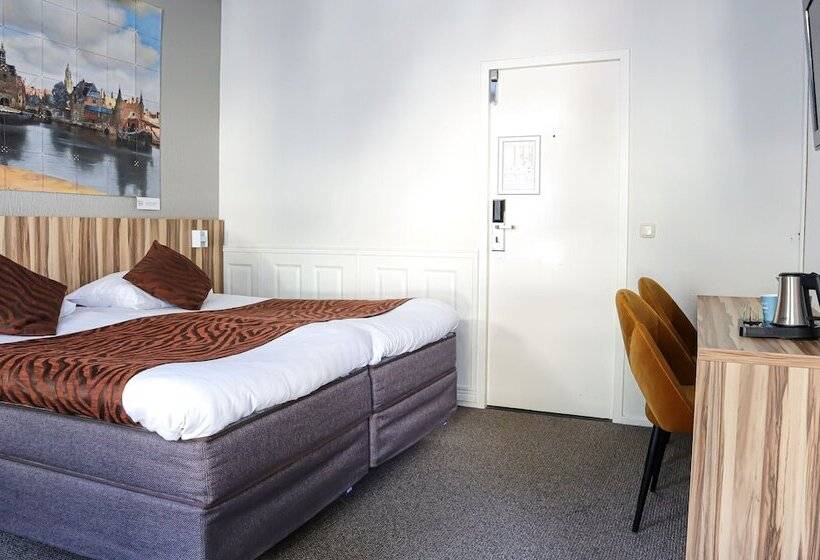 اتاق استاندارد, Asterisk, A Family Run