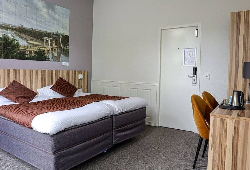 اتاق استاندارد, Asterisk, A Family Run