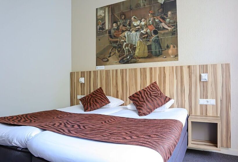 اتاق راحتی, Asterisk, A Family Run