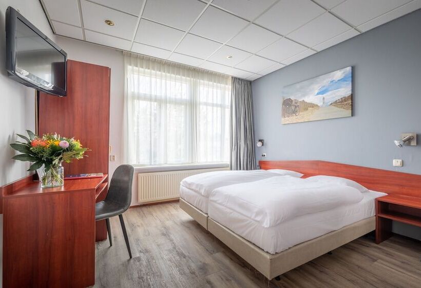 غرفة قياسية, Astoria