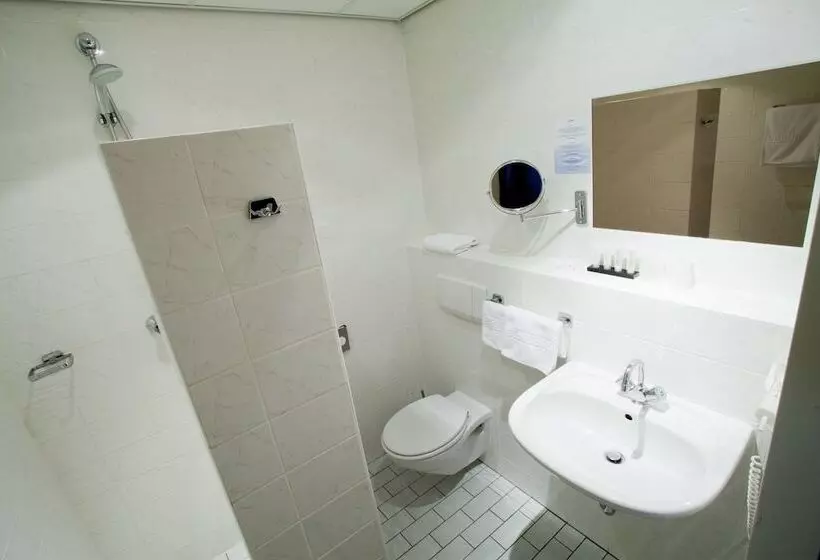 اتاق راحتی, Astoria