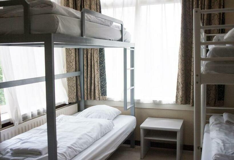 Кровать в Общей Комнате, Budget Trianon