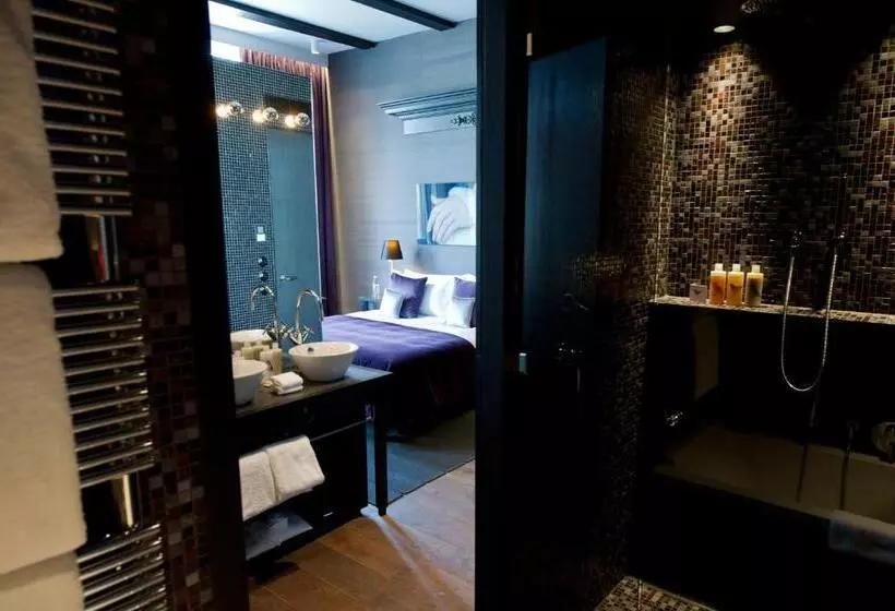 اتاق اجرایی, Canal House   A Curious Group Of Hotels