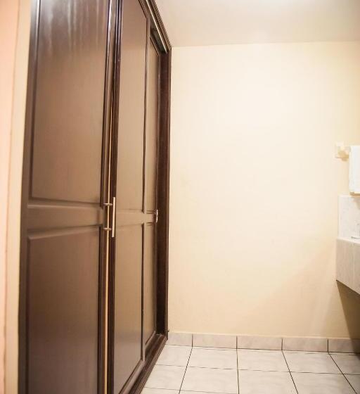 اتاق استاندارد چهار تخته, Estrella