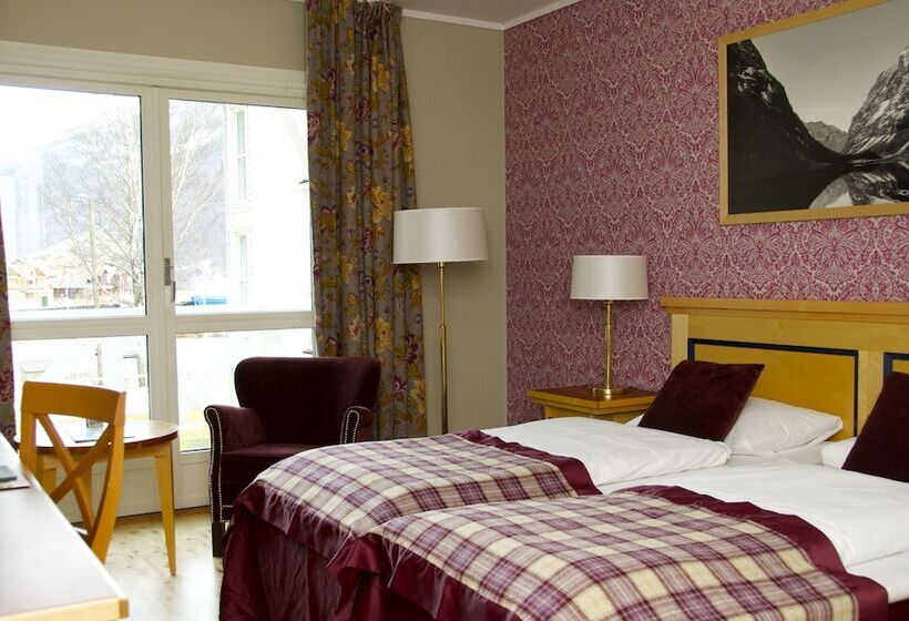 חדר סופריור עם מרפסת, Fretheim