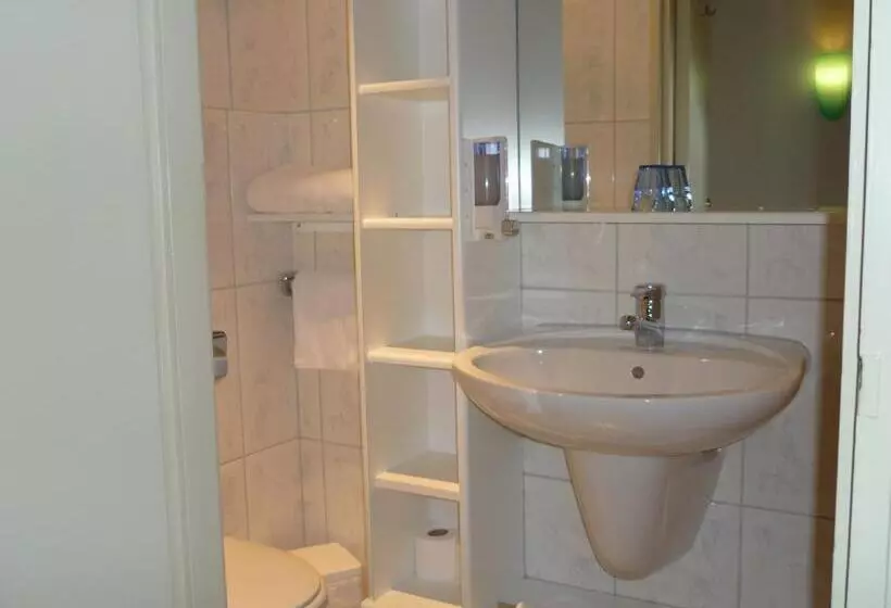 Standard Yhden Hengen Huone, In Den Verdwaalde Koogel