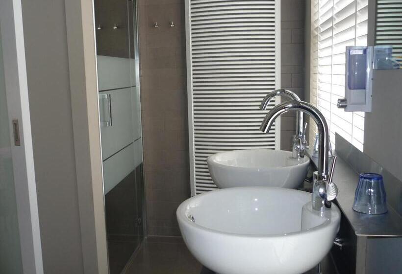 חדר דופלקס, In Den Verdwaalde Koogel