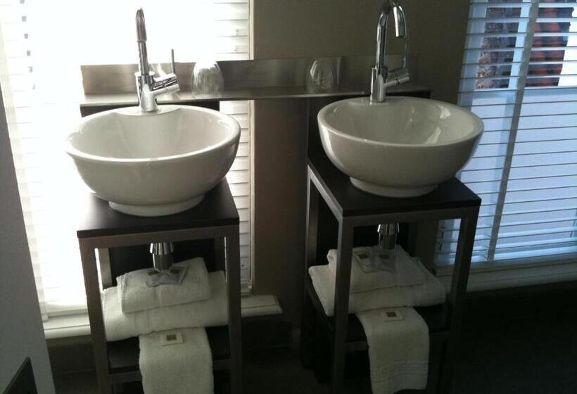 חדר דופלקס, In Den Verdwaalde Koogel