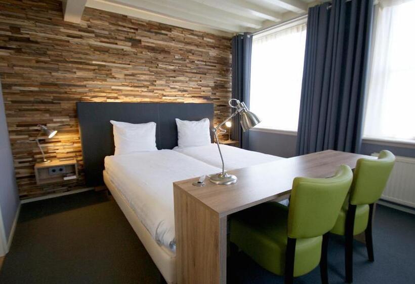 חדר דלוקס, In Den Verdwaalde Koogel