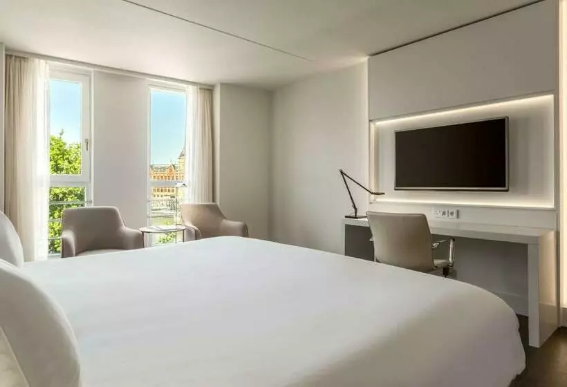 景色の見えるスーペリアルーム, NH Collection Amsterdam Barbizon Palace