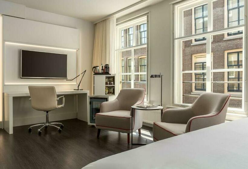 חדר אקונומי, NH Collection Amsterdam Barbizon Palace