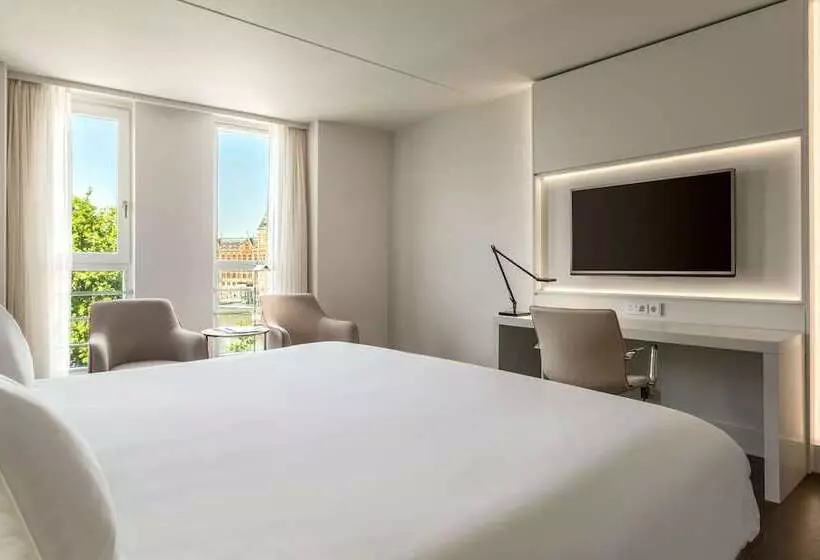 景色の見えるスーペリアルーム, NH Collection Amsterdam Barbizon Palace