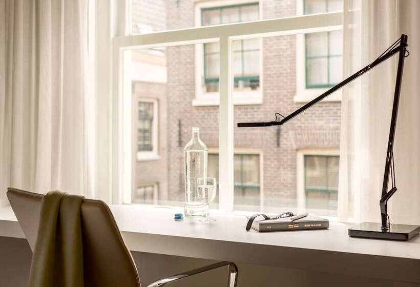 带观景的高级间, NH Collection Amsterdam Barbizon Palace