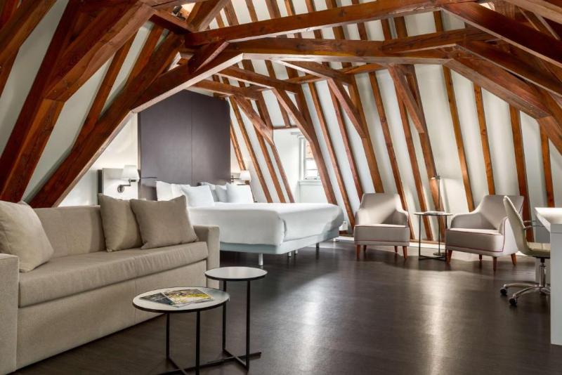 סוויטת ג'וניור, NH Collection Amsterdam Barbizon Palace