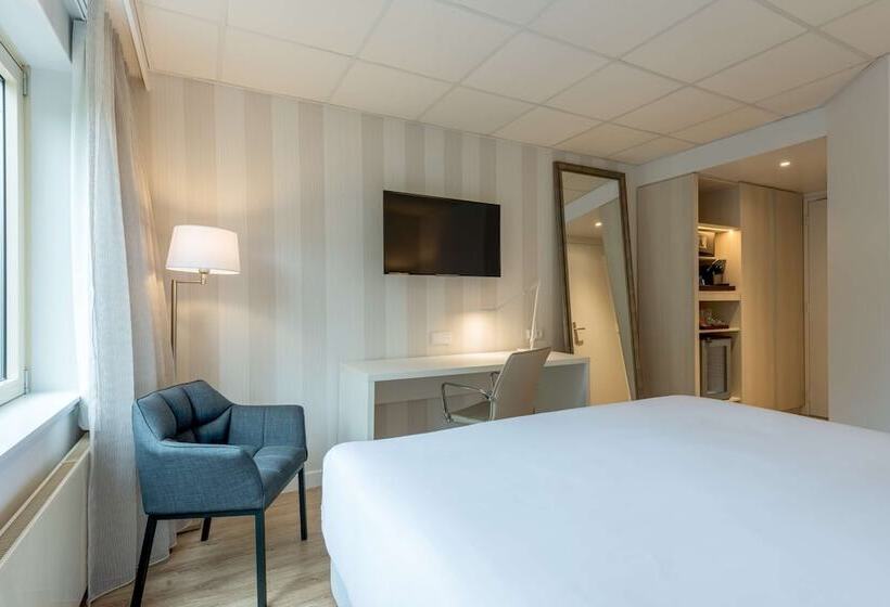 Номер Superior, NH Eindhoven Conference Centre Koningshof