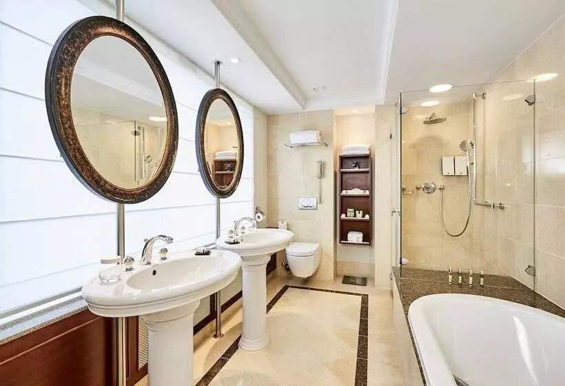 Executive Junior Suite, Okura Amsterdam – The Leading Hotels Of The World