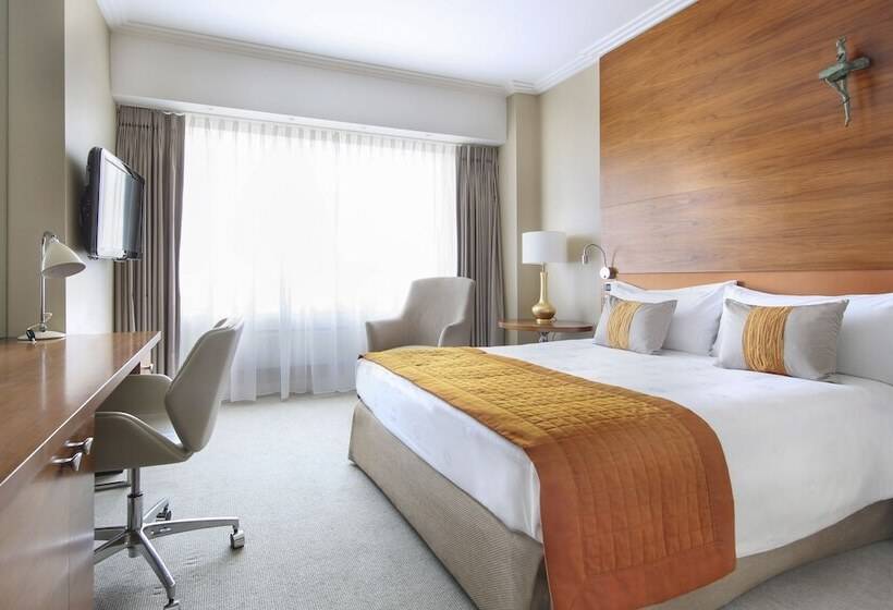 Номер Superior, Okura Amsterdam – The Leading Hotels Of The World