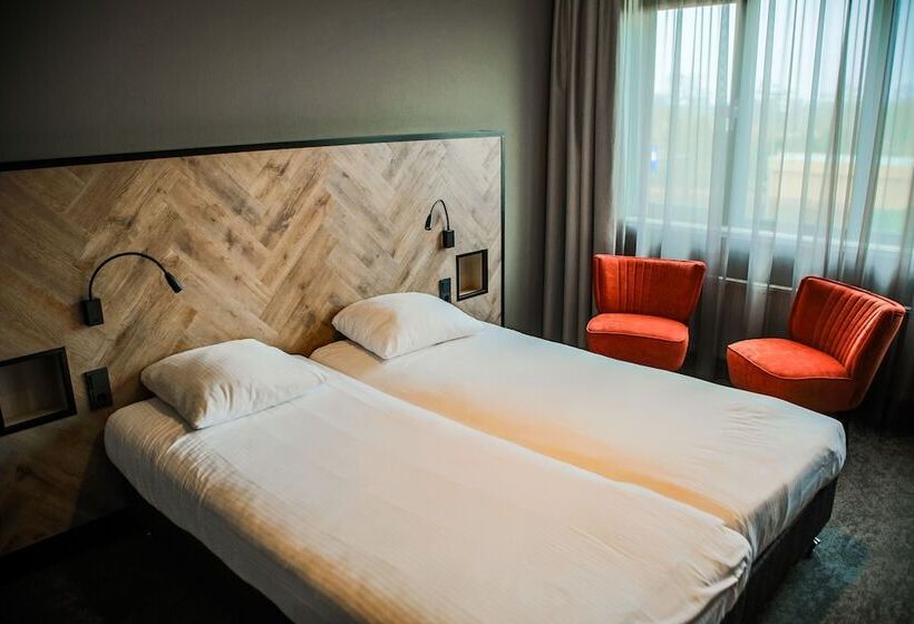 اتاق اجرایی, Ten Cate Emmen