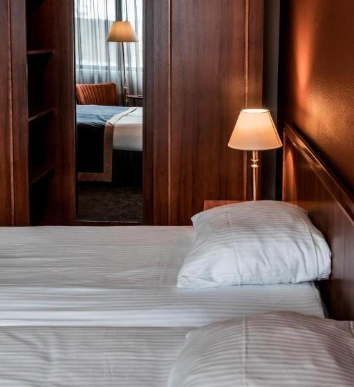 اتاق استاندارد, Ten Cate Emmen