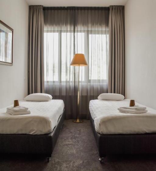 اتاق خانوادگی, Ten Cate Emmen