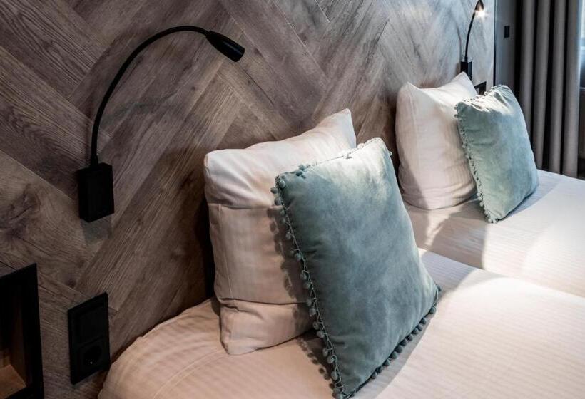 اتاق اجرایی, Ten Cate Emmen