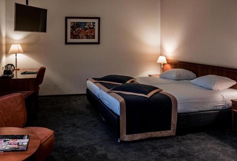 اتاق اجرایی, Ten Cate Emmen